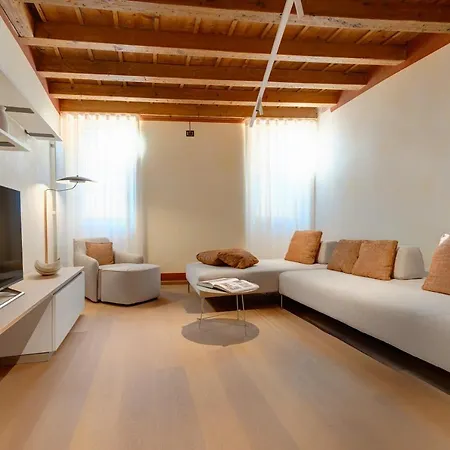 1881 Luxury Apartmán *
