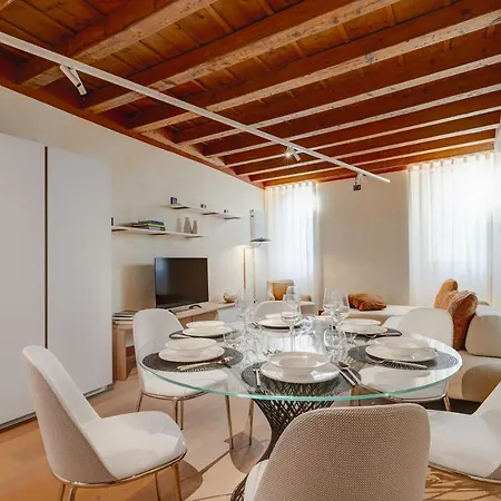 1881 Luxury Apartment