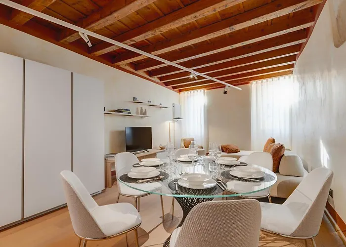 1881 Luxury Apartment